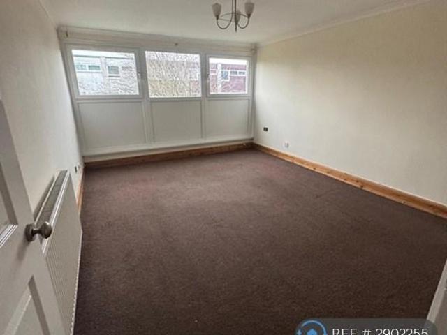 Mactaggart Road, Glasgow, G67 3 bed terraced house to rent £895 pcm £207 pw