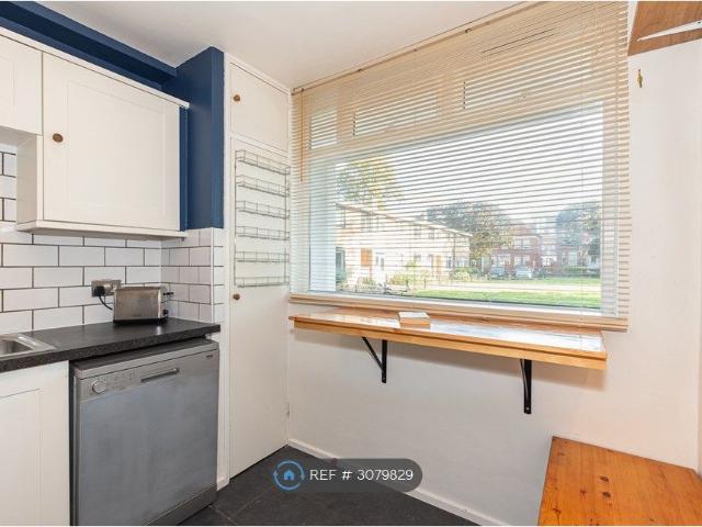 Macaulay Road, London SW4, 3 bed maisonette to rent, £3,500 pcm | PrimeLocation
