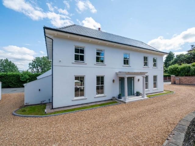 Macclesfield Road, Prestbury. 5 bed detached house to rent £15,000 pcm £3,462 pw
