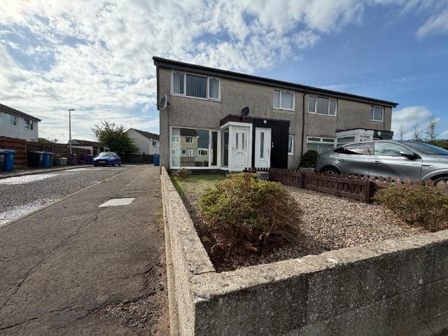 MacDonald Smith Drive, Carnoustie. 2 bed semi detached house to rent £850 pcm £196 pw