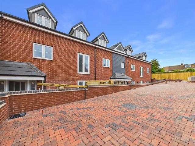 Macdonald Road, Wyken, Coventry CV2, 3 bed flat to rent, £1,700 pcm | PrimeLocation