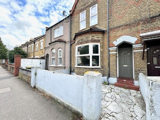 MacDonald Road, London, E7 4 bed townhouse to rent £3,100 pcm £715 pw