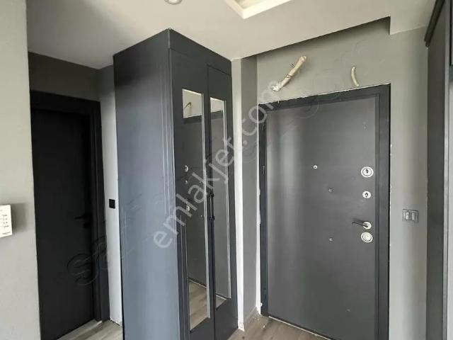#macera Park Önü Manzaralı Anayola Yakın Kiralık 1+1 Boş Daire