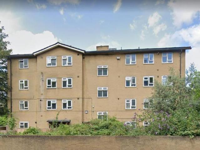 Macfarlane road, Shepherds Bush, London 3 bed flat to rent £3,098 pcm £715 pw