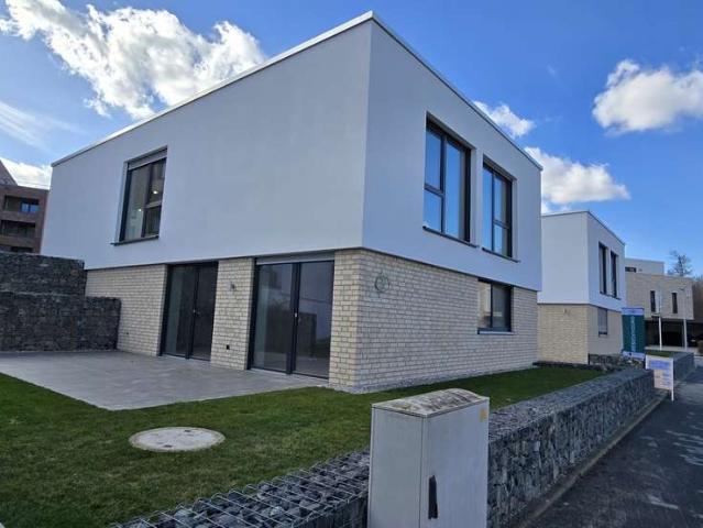 Mach den ersten Schritt! Attraktive 3 Zi Gartenwhg. m. gr. Terrasse!
