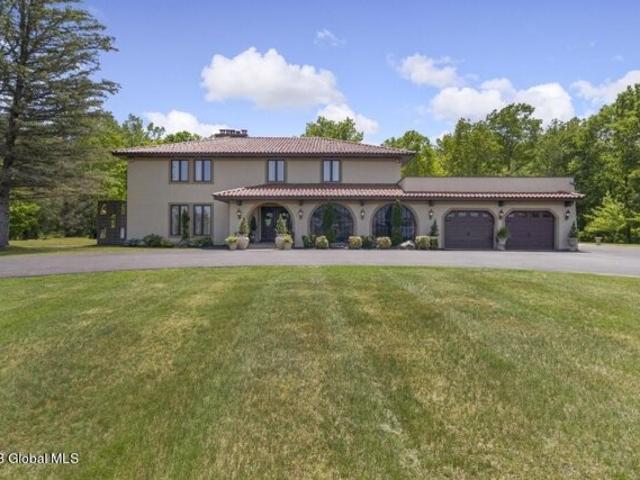 Macha Ln, Wynantskill, Home For Sale