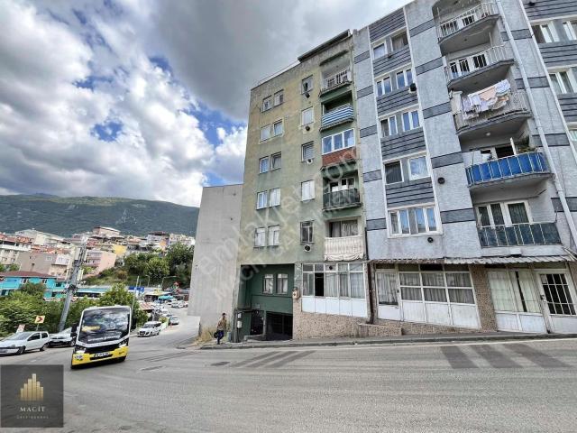 Macit'den Emirsultan Mah.sinde İçi Yenilenmiş Satılık 2+1 Daire