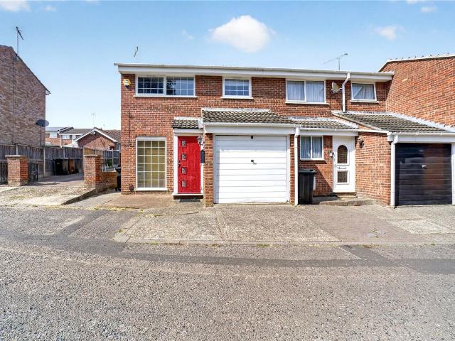 Mackay Court, Colchester, Essex CO2, 3 bed semi detached house to rent, £1,500 pcm | PrimeLocation