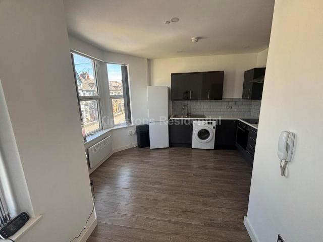 Mackintosh Place, Cardiff CF24 2 bed duplex to rent £1,025 pcm £237 pw