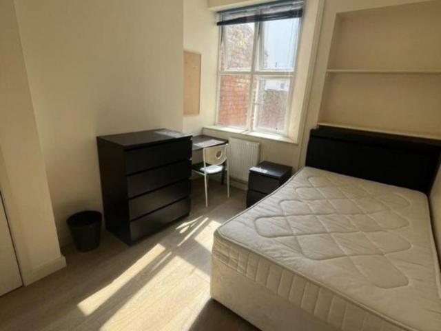 Mackintosh Place, Roath, Cardiff 8 bed house share to rent £580 pcm £134 pw