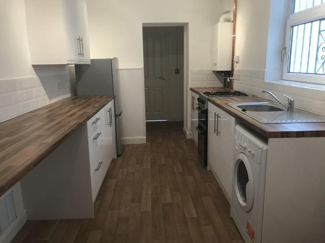 Mackworth Terrace, St Thomas, Swansea SA1 8BH StudentDigz Ltd