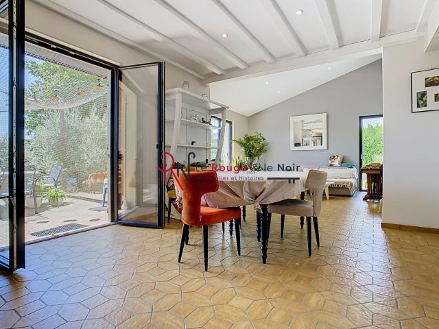 Maclas Propriété Rare Villa d'architecte haut de gamme, piscine, 150m2 de dépendances, terrain constructib