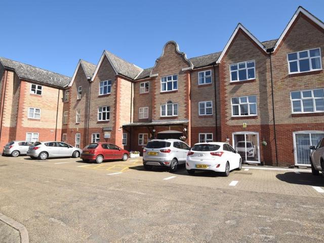 Macmillan Court, Godfrey Mews, CM2 0XE 1 bed flat to rent £1,050 pcm £242 pw