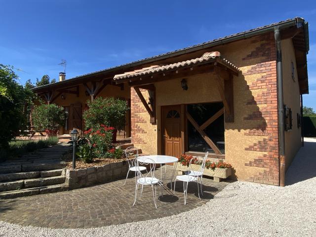 MACON EN VAL DE SAONE MAISON BRESSANE DE 188 M2 HABITABLE GARAGE 140 M2 TERRAIN 1916 M2
