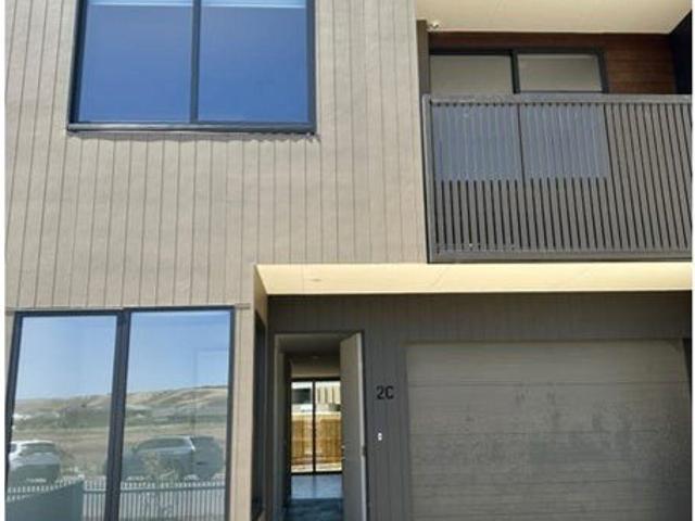 MADDINGLEY TOWNHOUSE