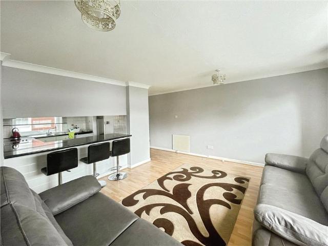 Madeira Crescent, West Byfleet, Surrey, KT14 6BJ
