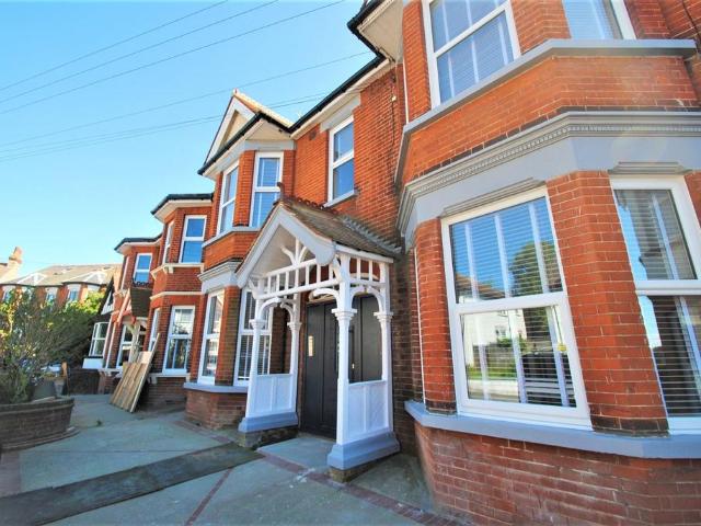 Madeira Road, Margate, CT9 2 bed flat to rent £1,150 pcm £265 pw