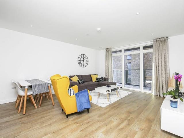 Madeira Street, London E14, 2 bed flat to rent, £2,475 pcm | PrimeLocation