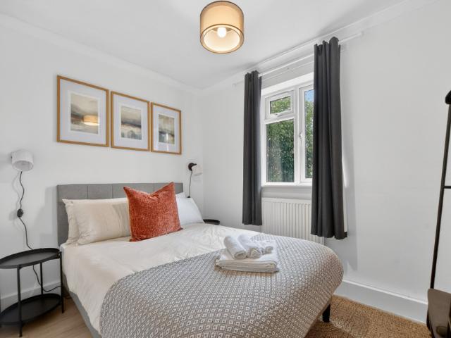 Madeira 2BR Garden Retreat in Bromley