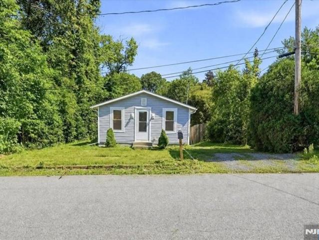 Madelyn Ave, West Milford, Home For Sale