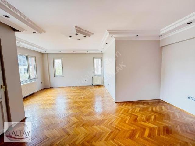 Madenler Yeşilkuşak Sitede 3+1 125 M2 3 Kat Metro Ya Yakın