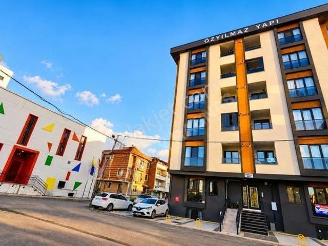 Madenler Metroya Yürüme Mesafesinde Satılık 3+1 Ters Dublex