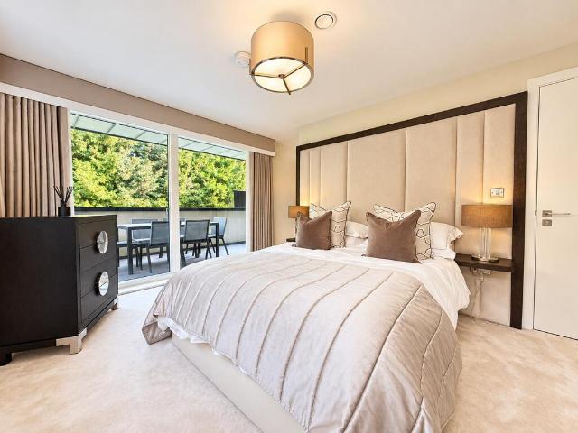Madingley Road, Cambridge CB3 2 bed apartment to rent £2,500 pcm £577 pw