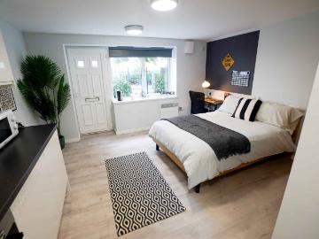 Madison Gardens, Nottingham Has an Apartment