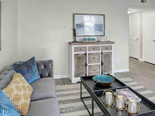 Madison Park Apartments & Townhomes 2 Bedroom Apartment for Rent at 2349 8th St Nw, Birmingham, AL 35215 Sun Valley