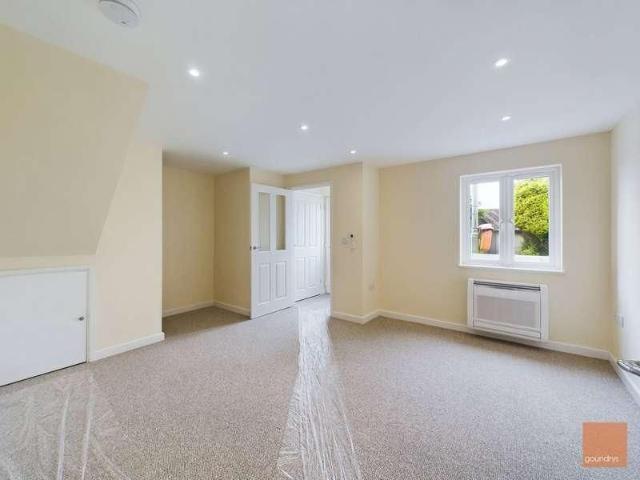 Madison Row, Longdowns, Penryn, TR10