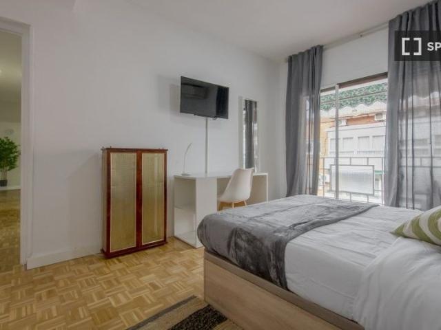 madrid, Community of Madrid 28002