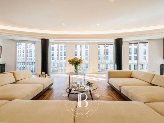 Madrid, Appartement 3 Chambres 287 m² en location