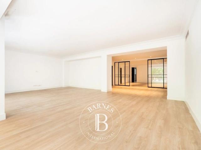 Madrid, Appartement 4 Chambres 300 m² en location