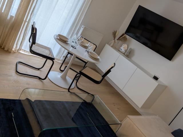 Madrid design meets desert flair – stylish oasis!, Karlsruhe Amsterdam Apartments for Rent