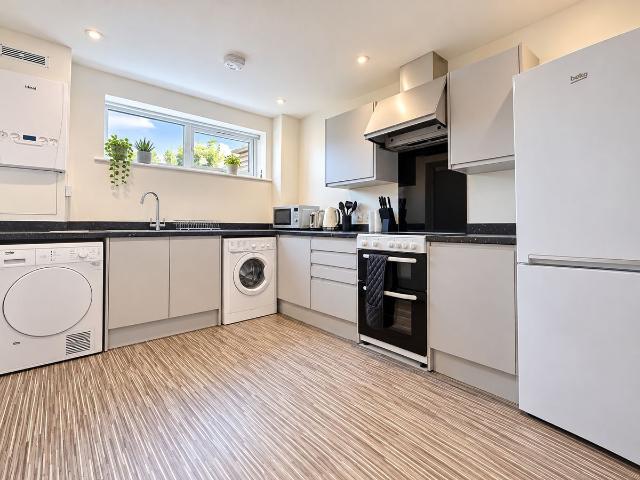 Madrid Road, Guildford, Surrey GU2, 2 bed flat to rent, £1,550 pcm | PrimeLocation