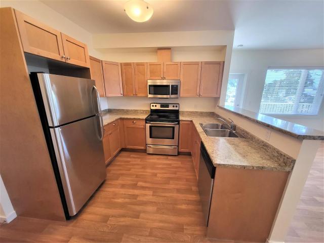 Madrona Green 2 Bedroom + Den Apartment for Rent