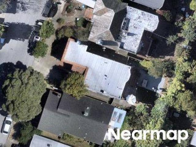 Madrone Ave