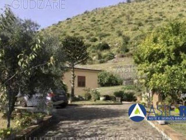Maenza 5 vani 317mq