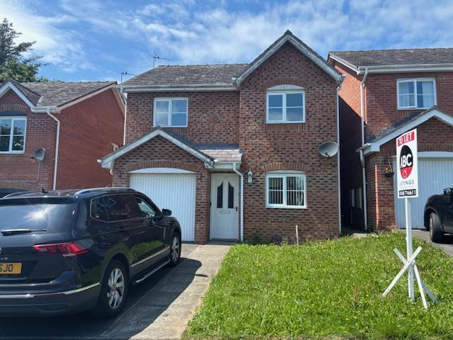 Maes Berea, Bangor LL57 3 bed detached house to rent £1,400 pcm £323 pw