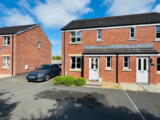 Maes Elen, Carmarthen SA31, 3 bed property to rent, £1,100 pcm | PrimeLocation