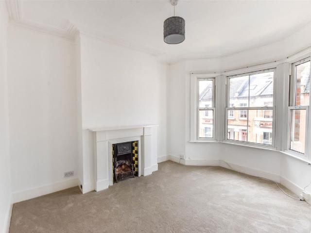 Mafeking Avenue, Brentford TW8, 1 bed flat to rent, £1,700 pcm | PrimeLocation