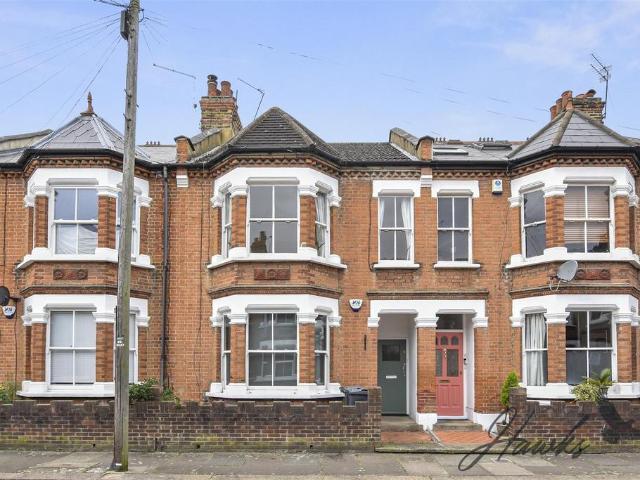 Mafeking Avenue, Brentford 1 bed flat to rent £1,700 pcm £392 pw