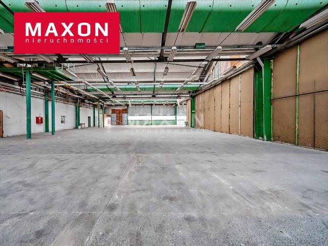 Magazyn 2156 m² z biurami, adaptacja, blisko Warszawy