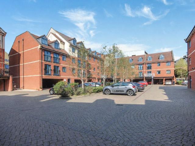 Magdala Court, The Butts, Worcester WR1, 3 bed flat to rent, £1,200 pcm | PrimeLocation
