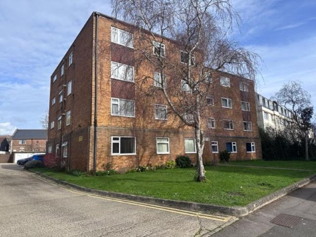 Magdala Road, Cosham, Portsmouth PO6, 2 bed flat to rent, £1,200 pcm | PrimeLocation