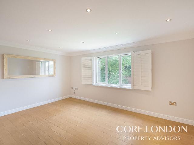 Magdalen House, Chiswick W4, 2 bed flat to rent, £2,500 pcm | PrimeLocation