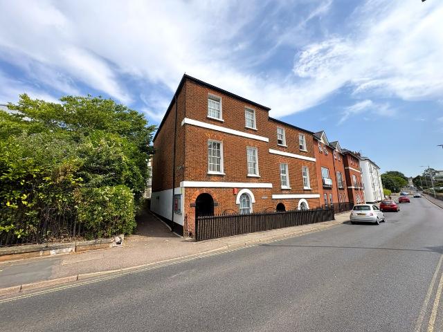 Magdalen Street, Exeter EX2, 2 bed flat to rent, £1,150 pcm | PrimeLocation