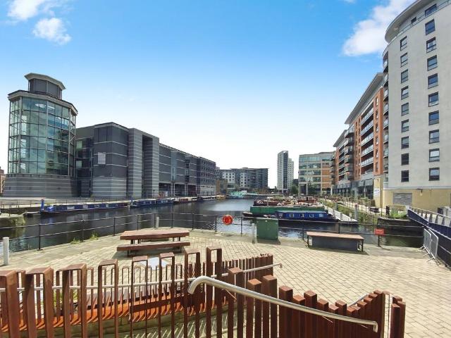 Magellan House, Armouries Way, Leeds. 1 bed flat to rent £895 pcm £207 pw