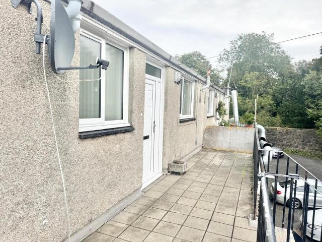 Maggie Woods Loan, Falkirk, FK1 2 bed flat to rent £650 pcm £150 pw