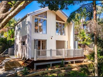 Magical Coastal Retreat Solar Electricity